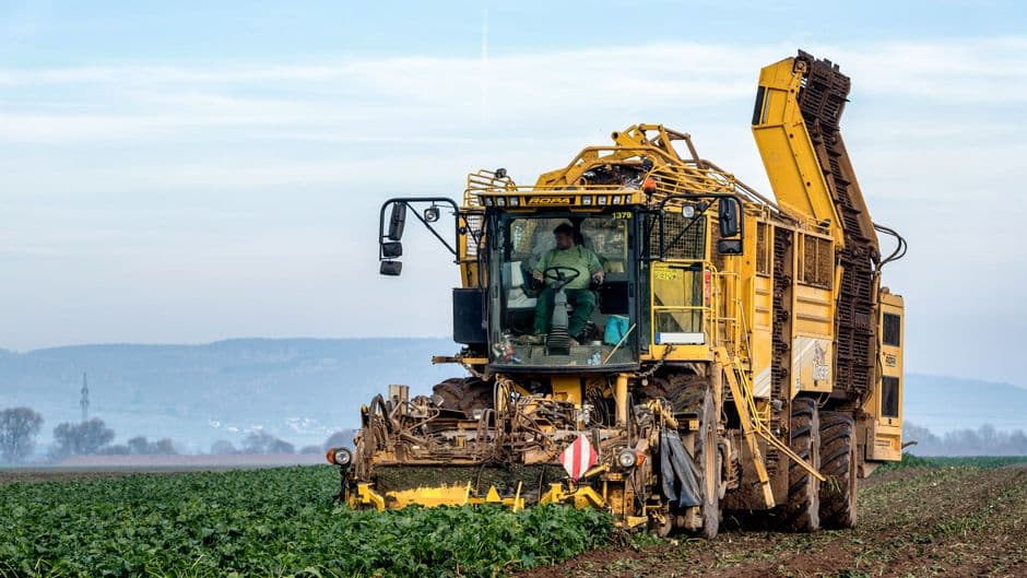 Root Crop Lift Operator