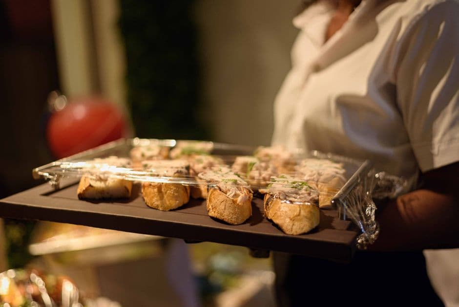 Food & Beverage Waiter