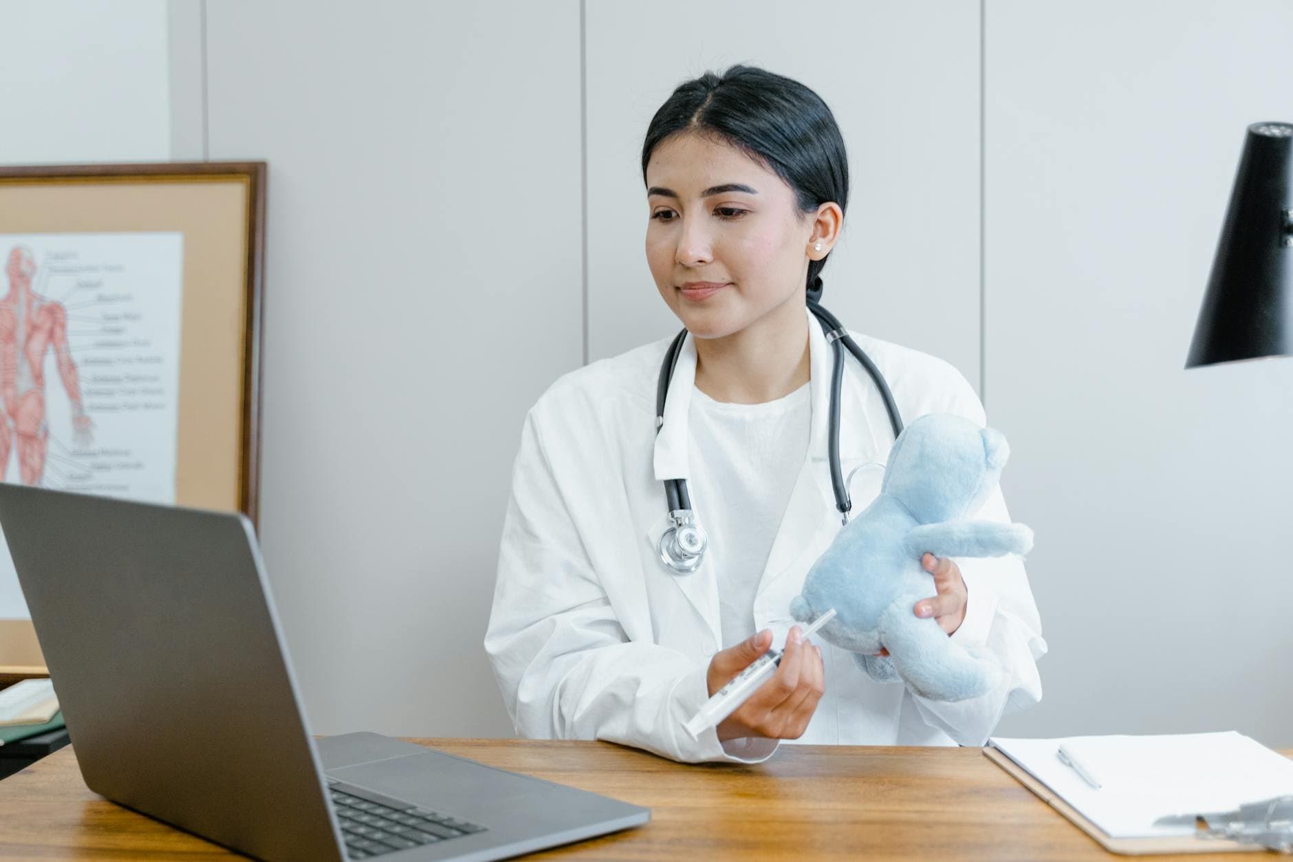 professional healthcare consultation for worker (Pexels)